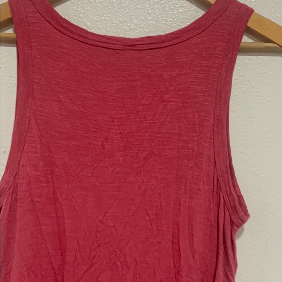 Old Navy Crimson Tank Top - Picture 5 of 6